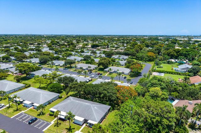 1210 S Drive Circle D, Delray Beach, FL 33445