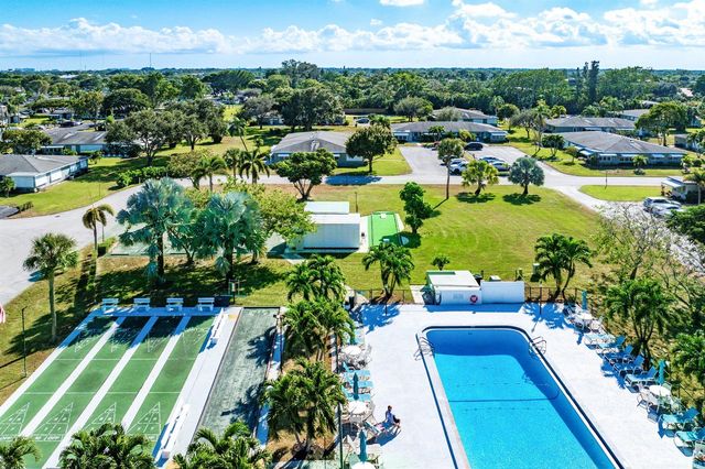 1210 S Drive Circle D, Delray Beach, FL 33445