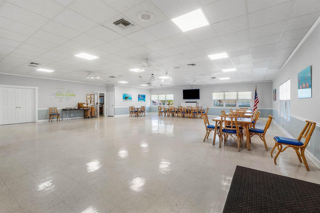 1210 S Drive Circle D, Delray Beach, FL 33445