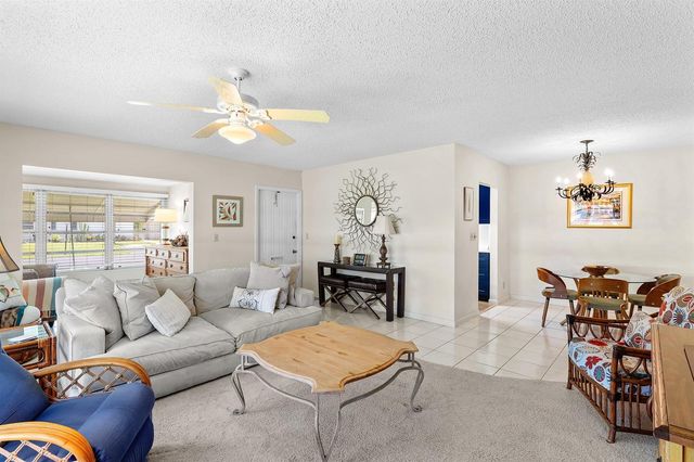 1210 S Drive Circle D, Delray Beach, FL 33445