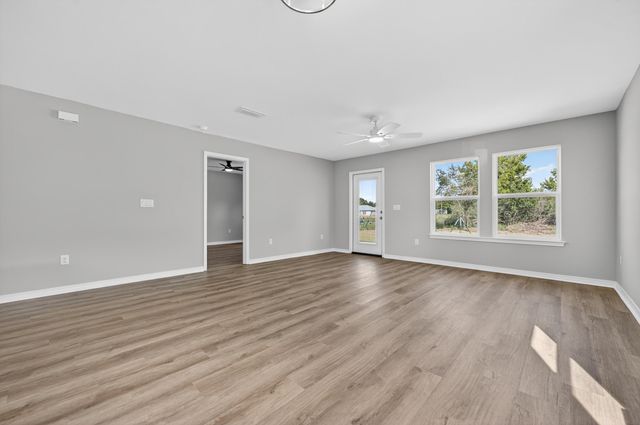 5327 B Kervin Road, Crestview, FL 32539