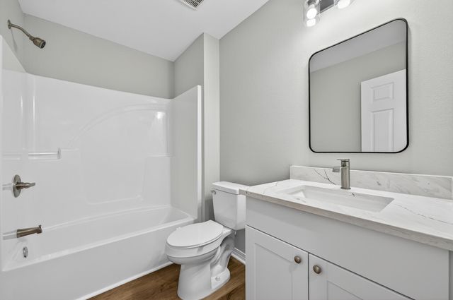 5327 B Kervin Road, Crestview, FL 32539