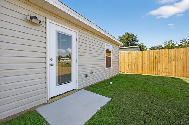 5327 B Kervin Road, Crestview, FL 32539