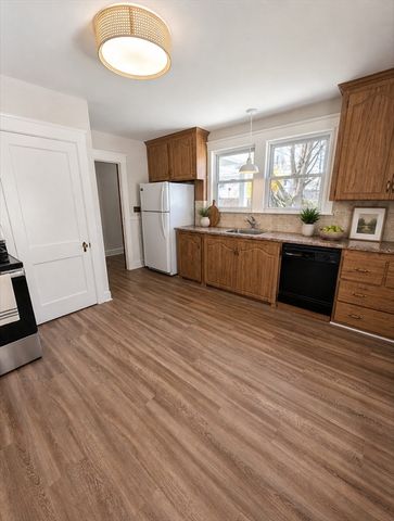 37 Lafayette Place 2, Salem, MA 01970