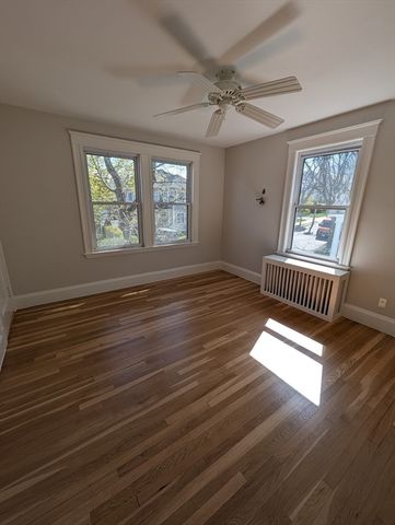 37 Lafayette Place 2, Salem, MA 01970