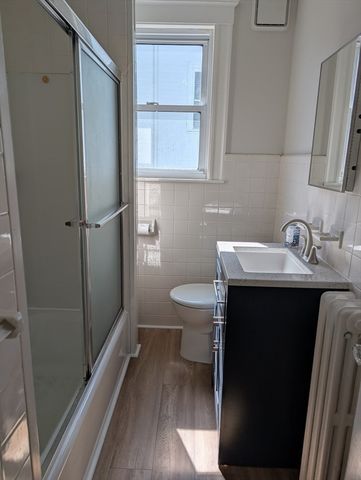 37 Lafayette Place 2, Salem, MA 01970