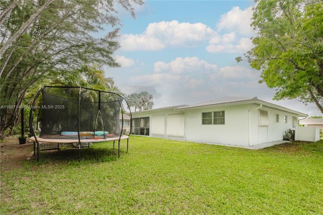 10300 NW 80th Ct, Tamarac, FL 33321