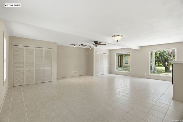 220 LARK LN, New Braunfels, TX 78132
