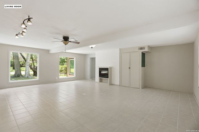 220 LARK LN, New Braunfels, TX 78132