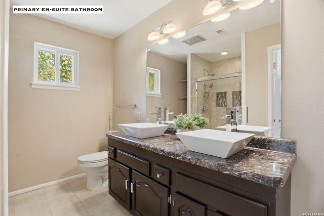 220 LARK LN, New Braunfels, TX 78132