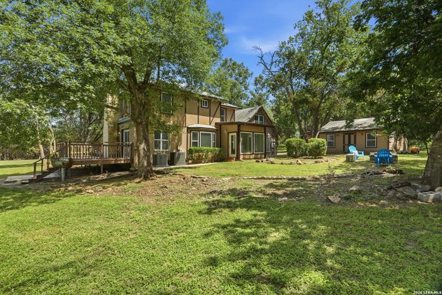 220 LARK LN, New Braunfels, TX 78132
