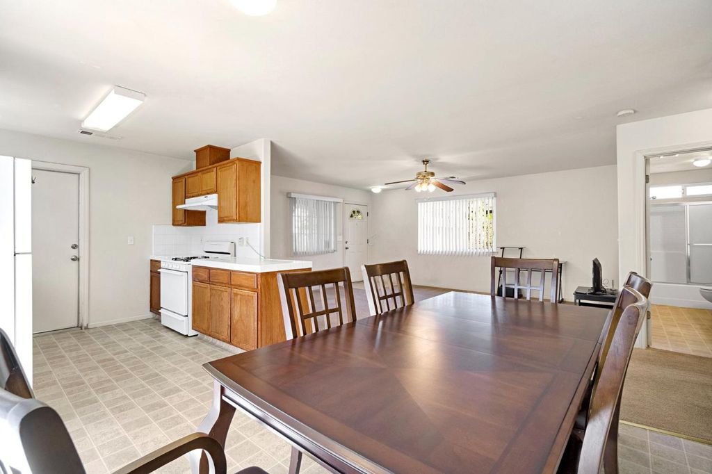 Image 11 of property listing at 319 Marie Street, Mendota, CA 93640