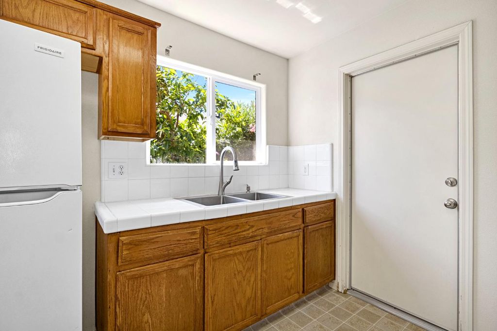 Image 13 of property listing at 319 Marie Street, Mendota, CA 93640