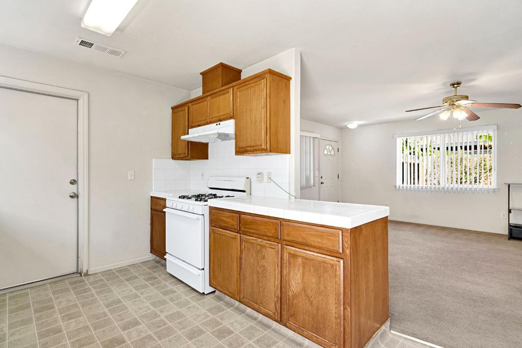 Image 15 of property listing at 319 Marie Street, Mendota, CA 93640