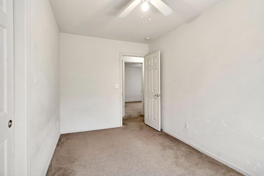 Image 19 of property listing at 319 Marie Street, Mendota, CA 93640