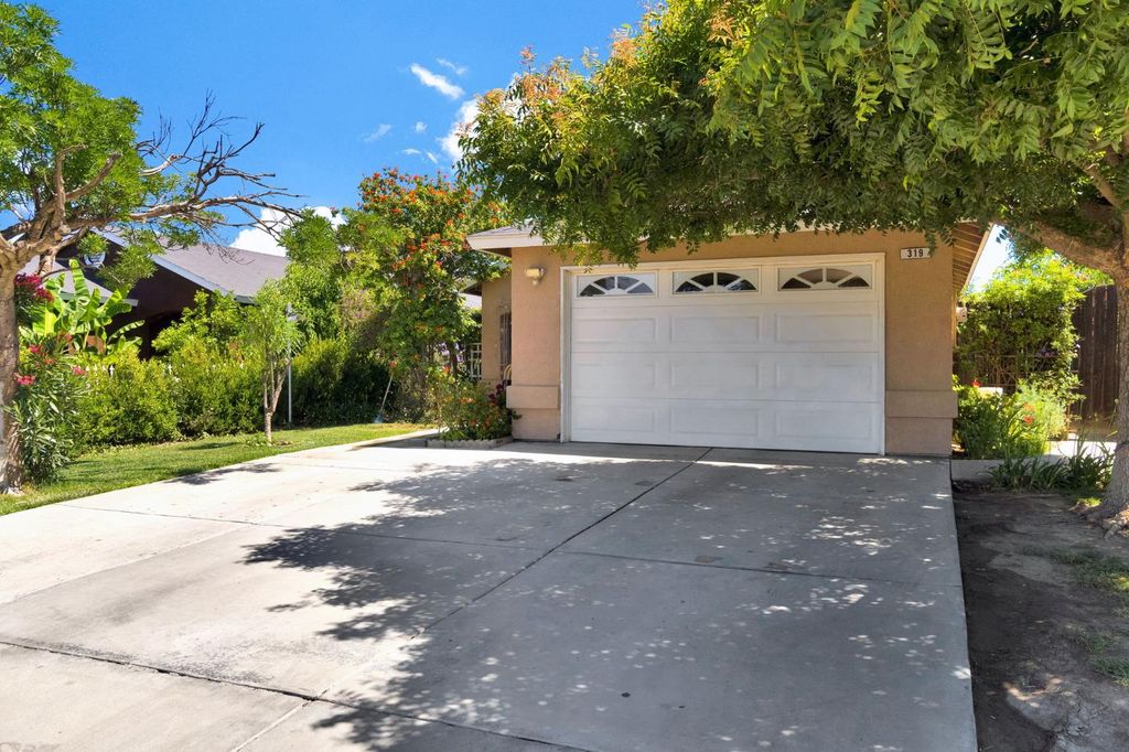 Image 2 of property listing at 319 Marie Street, Mendota, CA 93640