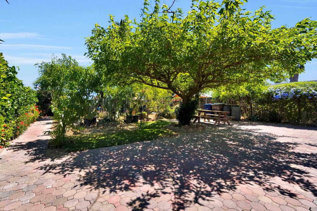 Image 28 of property listing at 319 Marie Street, Mendota, CA 93640