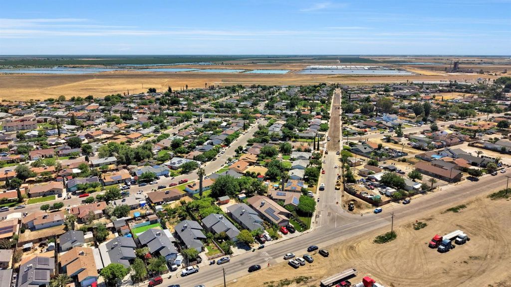 Image 36 of property listing at 319 Marie Street, Mendota, CA 93640