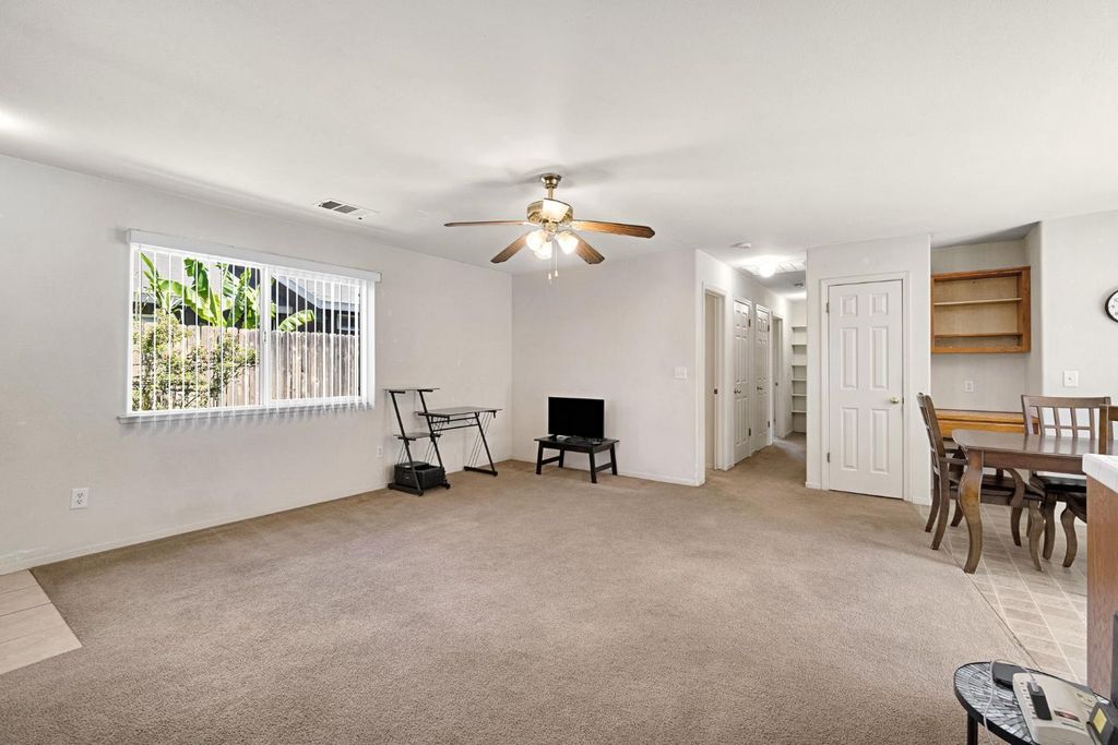 Image 5 of property listing at 319 Marie Street, Mendota, CA 93640