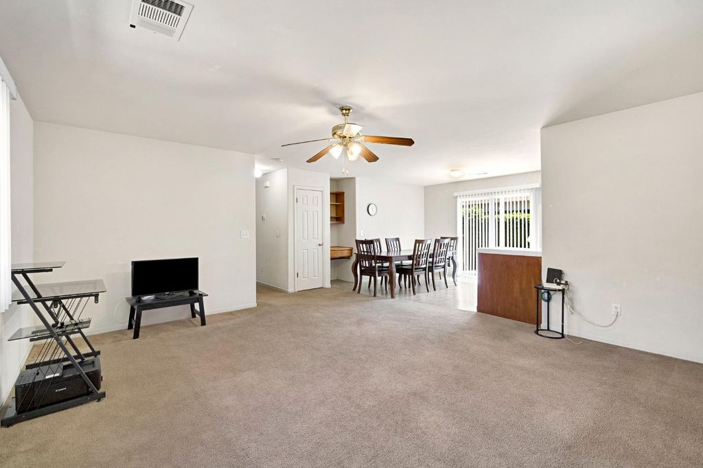 Image 6 of property listing at 319 Marie Street, Mendota, CA 93640