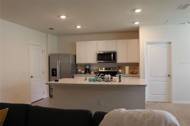 2917 CANARY LANE, Tavares, FL 32778