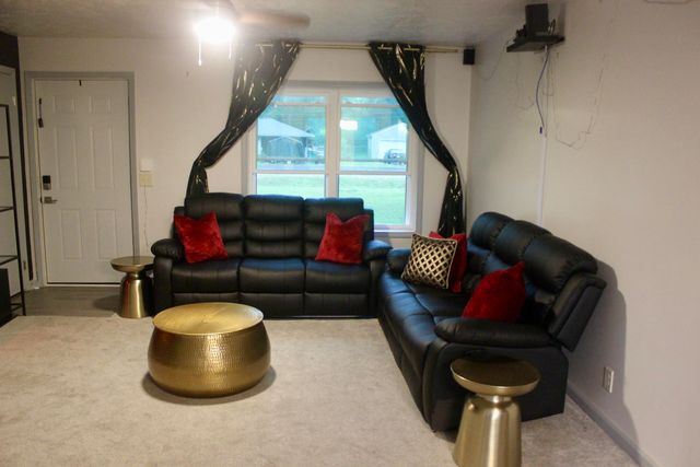 9737 S Sprinkle Road, Pavilion Twp, MI 49002