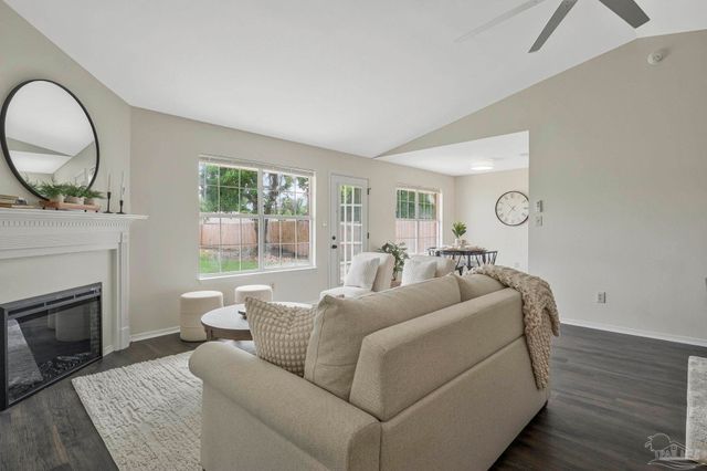 4026 Shorewood Dr, Pensacola, FL 32507