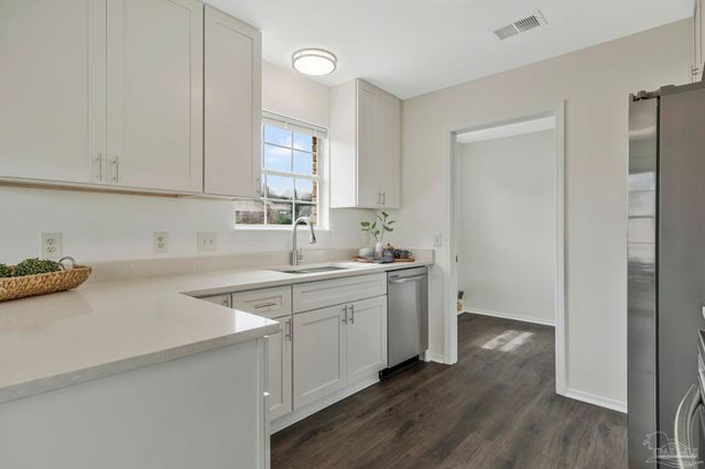 4026 Shorewood Dr, Pensacola, FL 32507