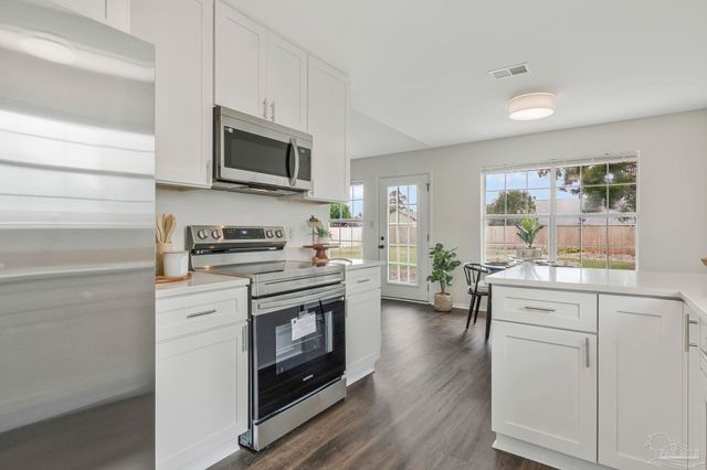 4026 Shorewood Dr, Pensacola, FL 32507