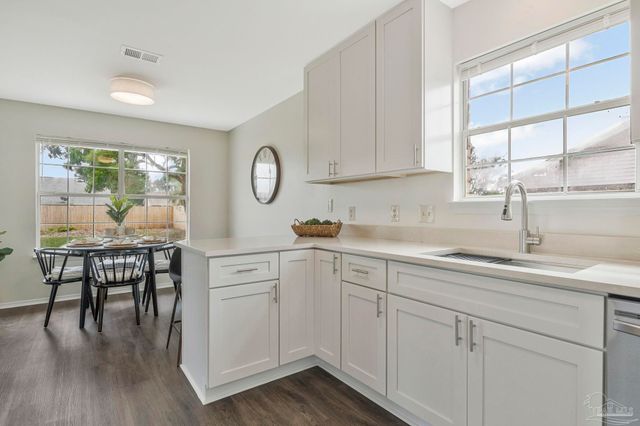 4026 Shorewood Dr, Pensacola, FL 32507