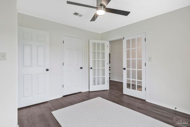 4026 Shorewood Dr, Pensacola, FL 32507