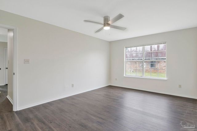 4026 Shorewood Dr, Pensacola, FL 32507