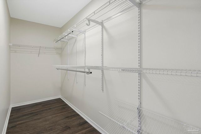 4026 Shorewood Dr, Pensacola, FL 32507