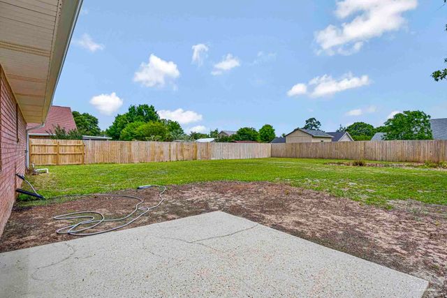 4026 Shorewood Dr, Pensacola, FL 32507