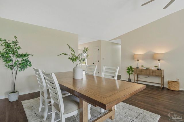 4026 Shorewood Dr, Pensacola, FL 32507