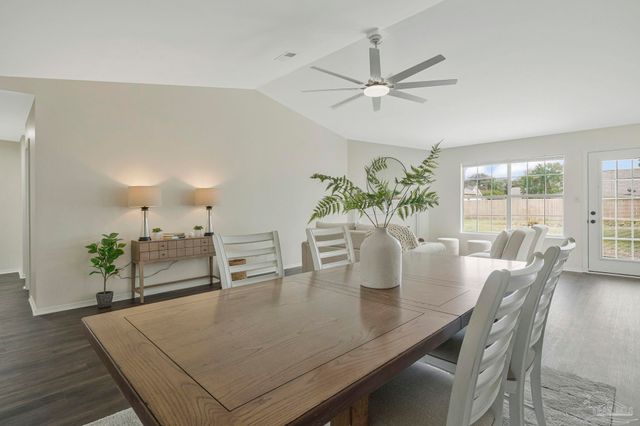 4026 Shorewood Dr, Pensacola, FL 32507