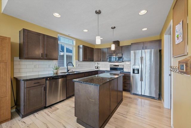 8643 N James Dr, Spokane, WA 99208