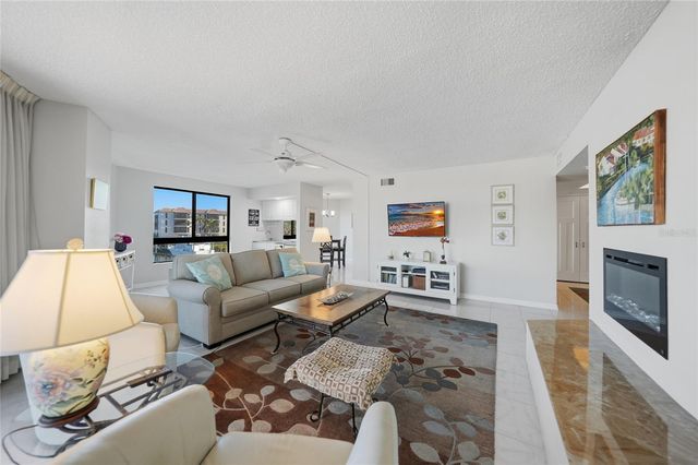 25188 MARION AVENUE D112, Punta Gorda, FL 33950