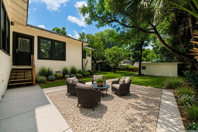 407 E COURTLAND PL, San Antonio, TX 78212
