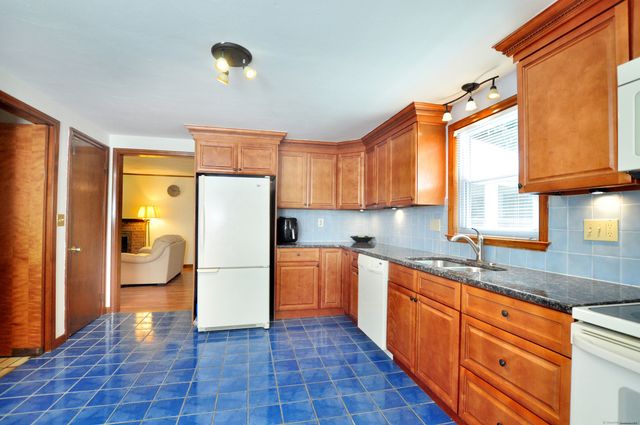 72 Brookview Road, Windsor, CT 06095