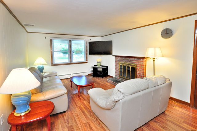 72 Brookview Road, Windsor, CT 06095