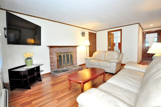 72 Brookview Road, Windsor, CT 06095