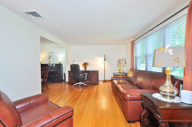 72 Brookview Road, Windsor, CT 06095