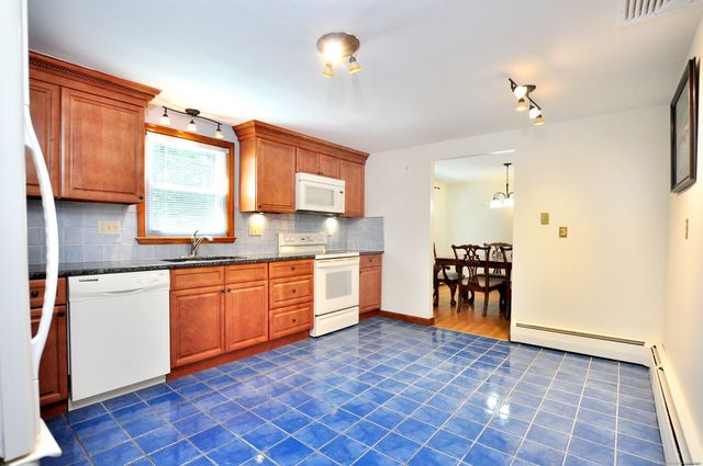 72 Brookview Road, Windsor, CT 06095