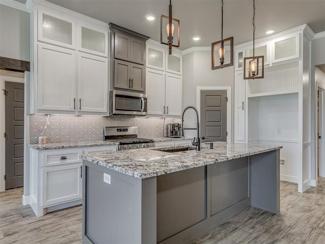 12013 SW 51st Street, Mustang, OK 73064
