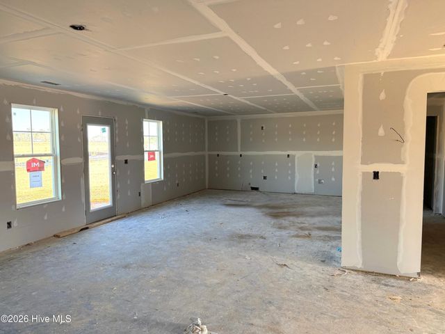 80 Coachman Lane, Autryville, NC 28318