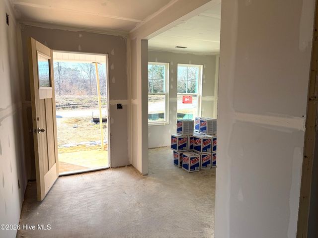 80 Coachman Lane, Autryville, NC 28318