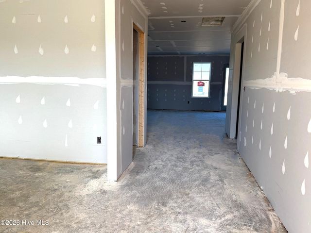 80 Coachman Lane, Autryville, NC 28318