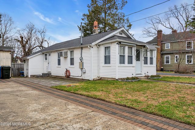 103 Lilac Street, Lakehurst, NJ 08733