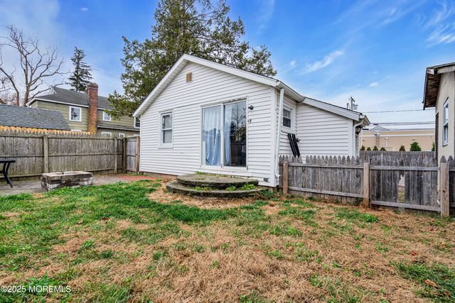 103 Lilac Street, Lakehurst, NJ 08733